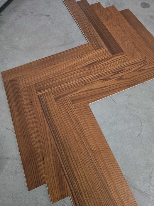 Jodełka klasyczna dąb czerwony lakier 10x65x480 (59 m2)