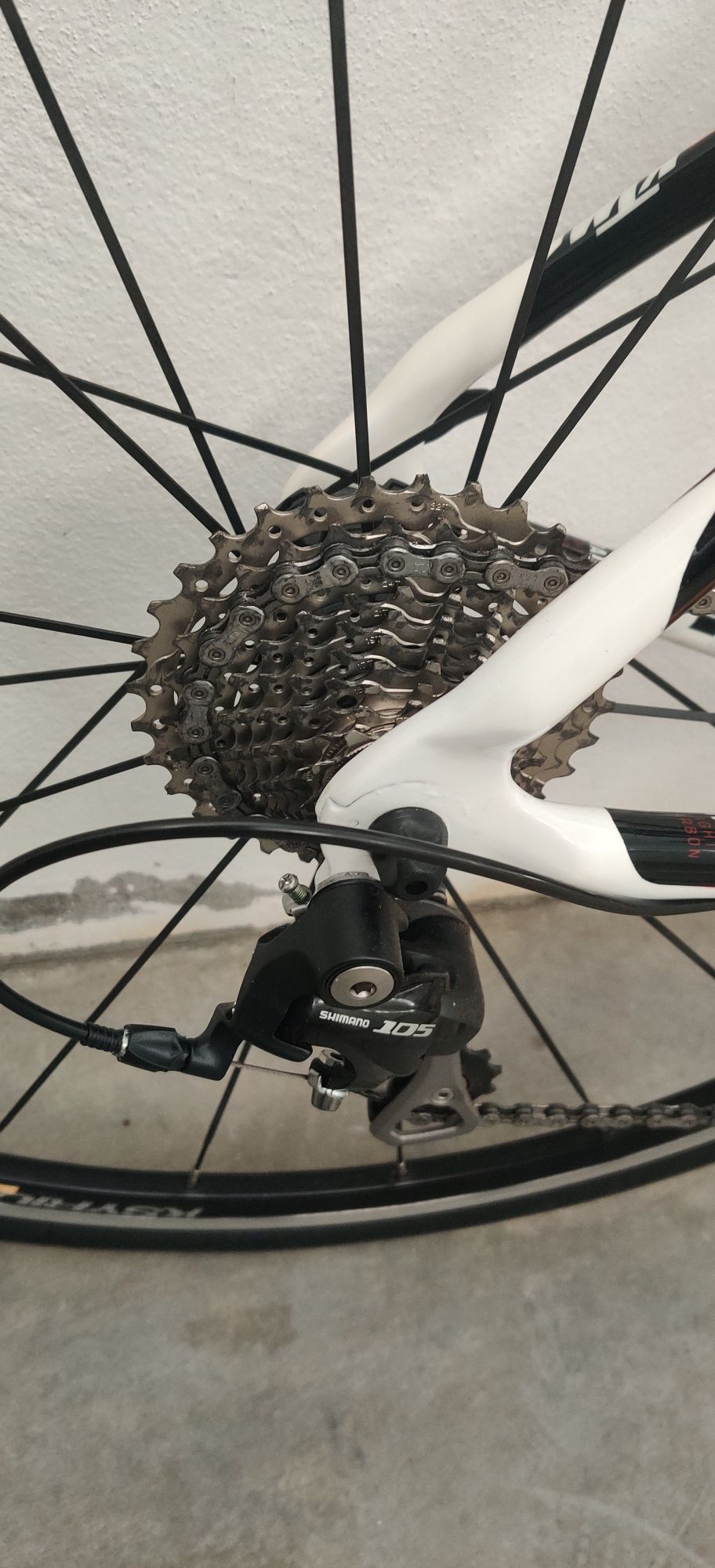 Bicicleta KTM LC Carbon e sistemas shimano novos