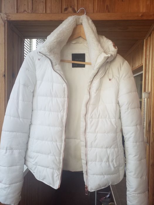 Зимняя куртка в отличном состоянии