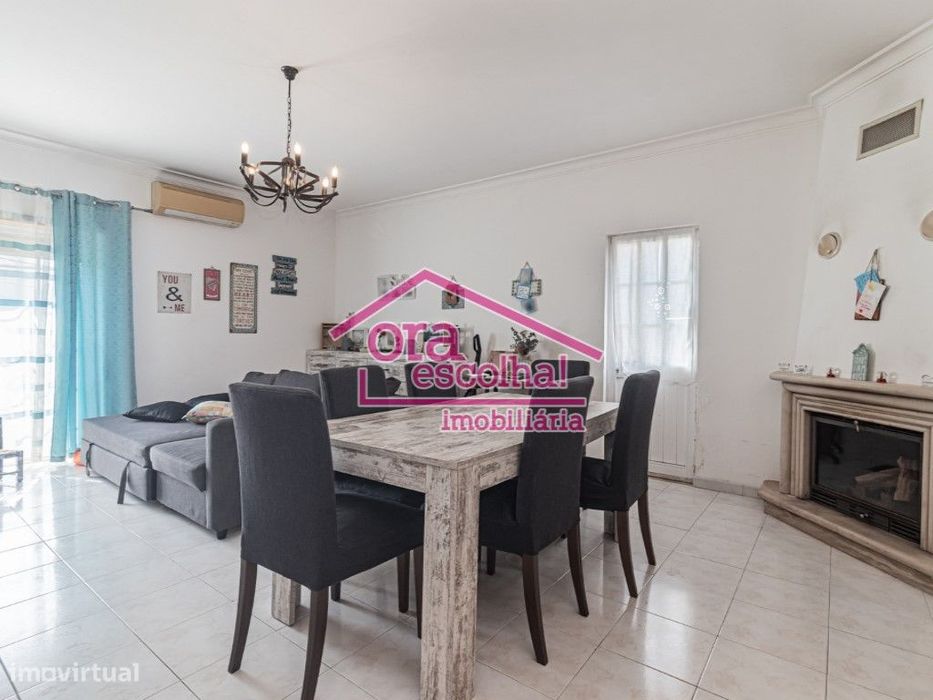 Excelente Apartamento T2 de 2002 com cerca de 85 m2 em Fernão Ferro!