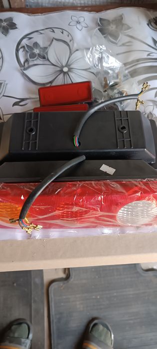 Продам задние фонари, стопы 3 секции 12-24V для грузовика, прицепа, ун