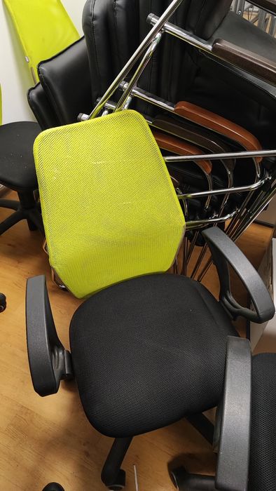 Стільці офісні під ремонт