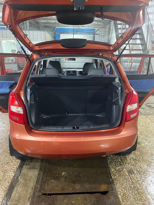 Продам автомобіль Skoda Fabia 1/2