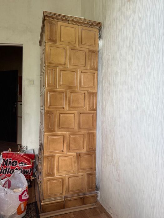 Piec kaflowy vintage z PRL, loft, rekonstrukcja antyk eksponat