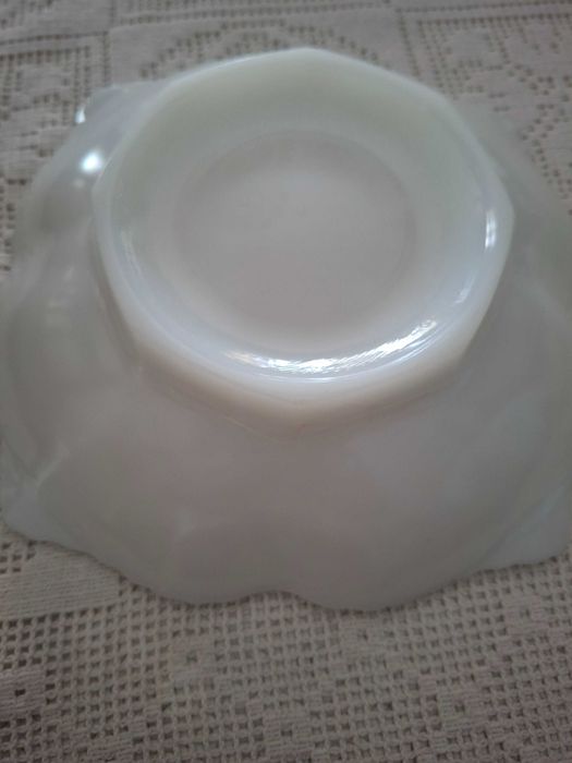 várias peças em vidro coalhado