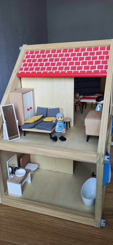Drewniany domek dla lalek Play Tive Junior +akcesoria