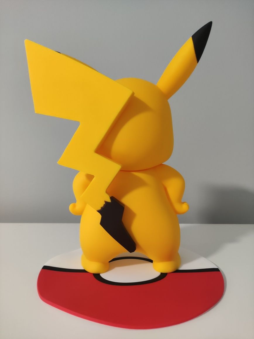 Figura Pikachu 25cm Pokémon com base