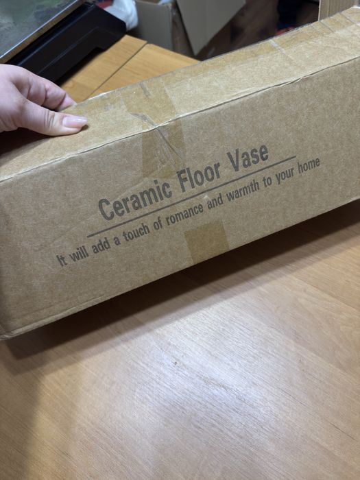 Керамічна ваза для квітів