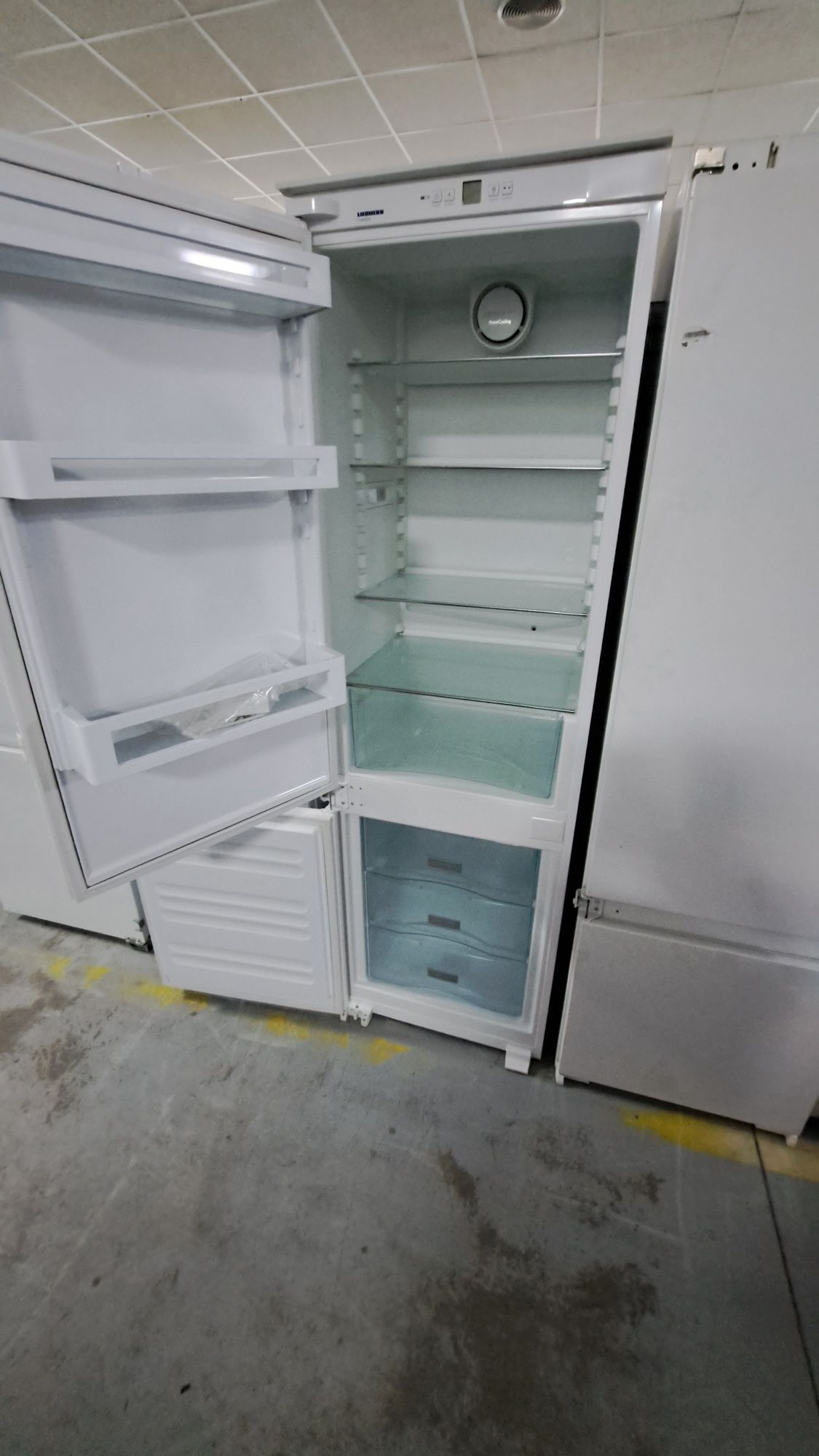 Встраиваемый холодильник під забудову AEG kln76y Nofrost двохкамерний