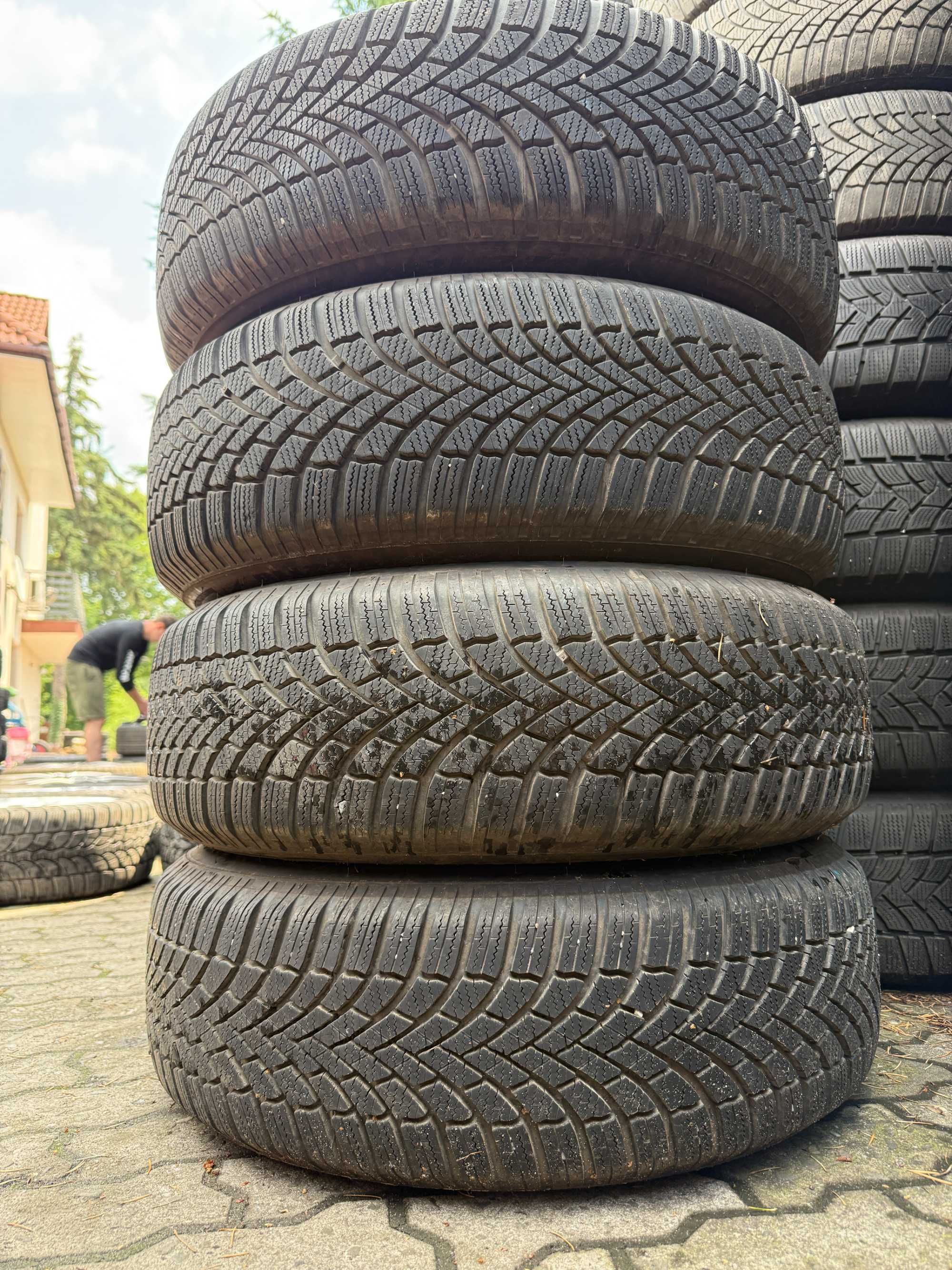 Komplet opon Bridgestone Blizzak LM005 215/65r17 103H XL 2023 r.