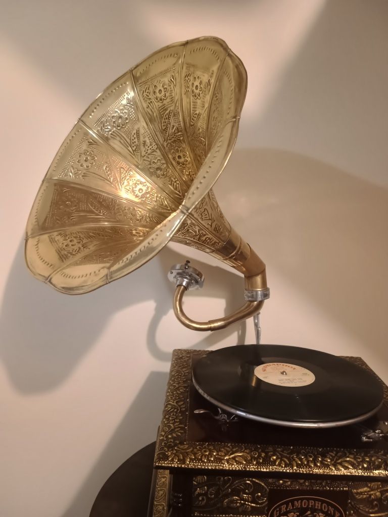 Gramofon na korbkę