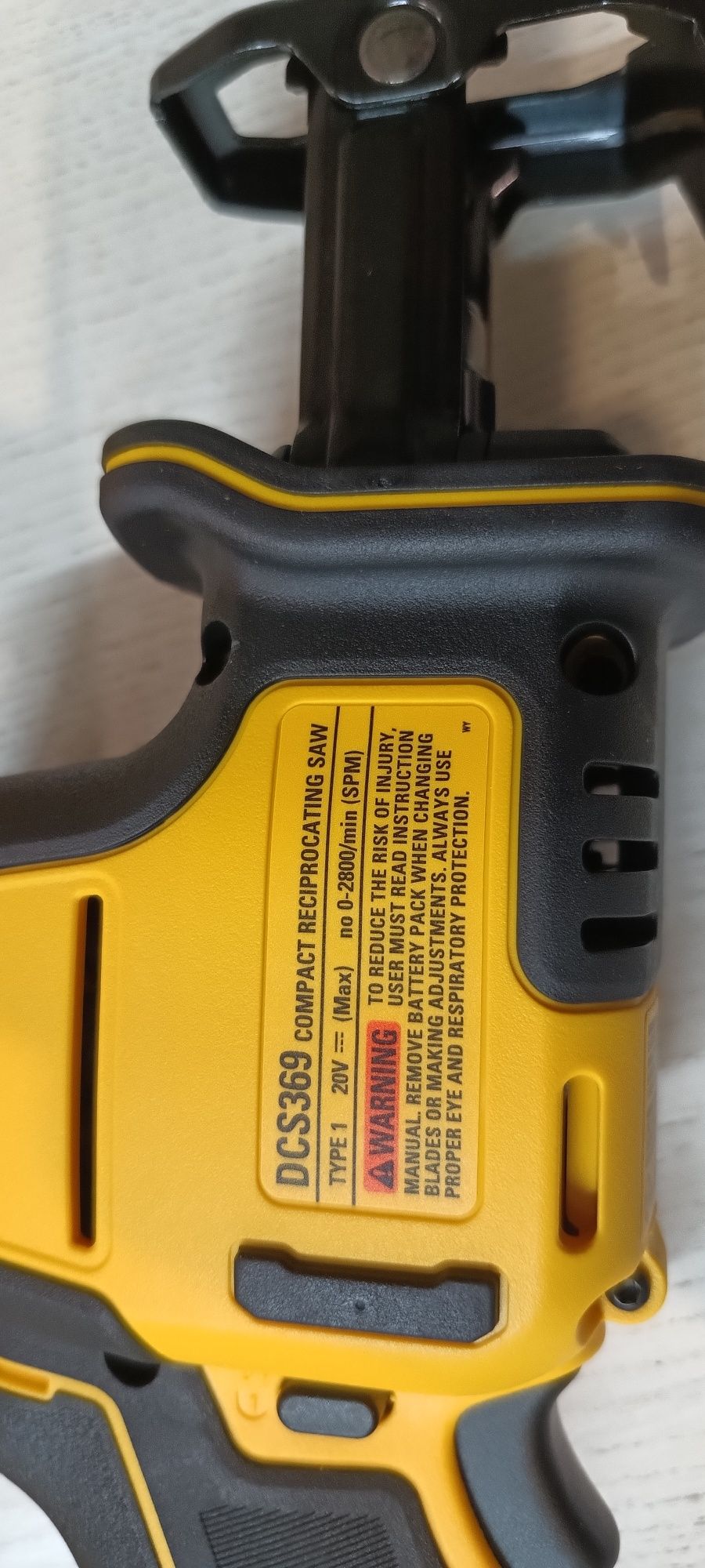 Сабельна пила Dewalt dcs369B