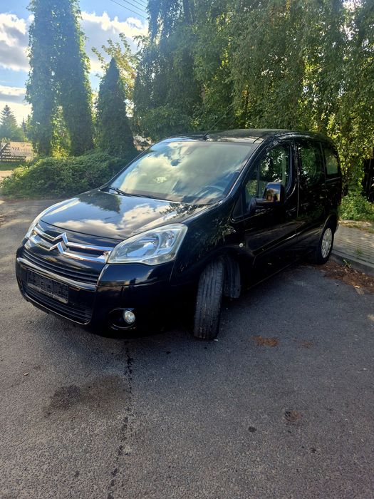 1 właściciel, 2 kpl. kół, tempomat, jasny środek