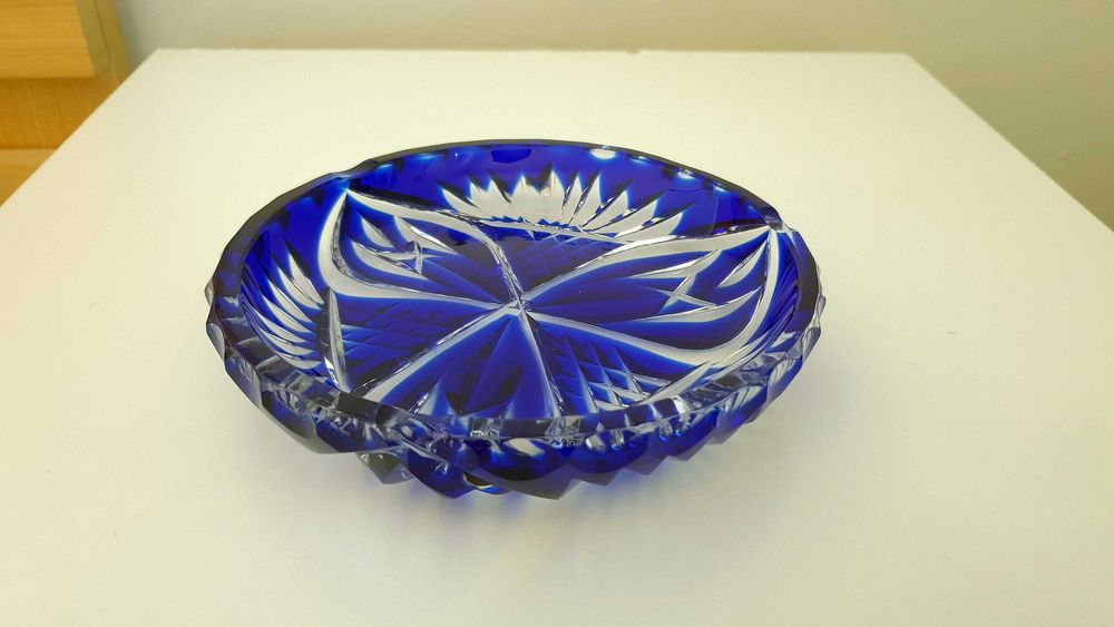 Salaterka podstawka popielnica kryształowa kobalt niebieska PRL