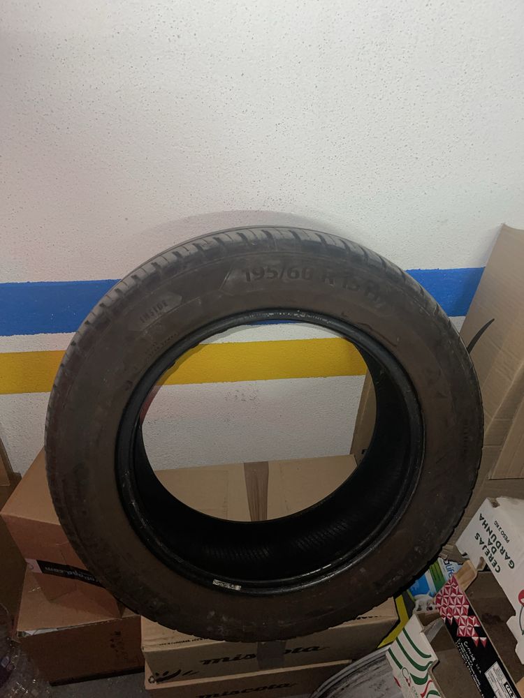 2 Pneus Barum Bravuris 5HM 196/60 R 15 H Seminovos