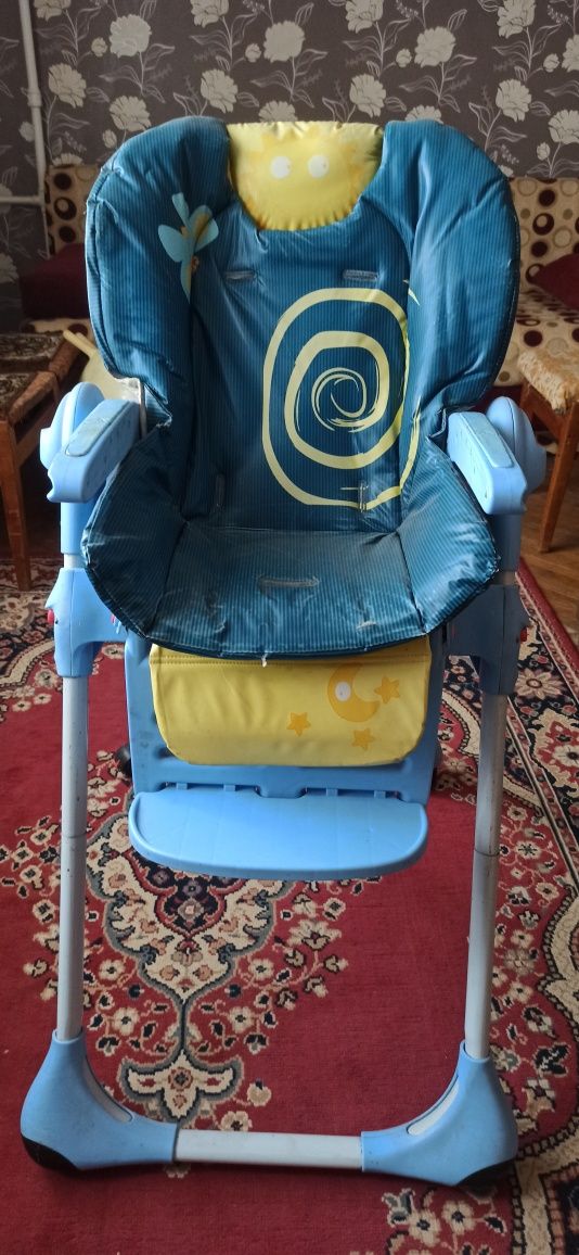 продам стульчик для кормления Chico