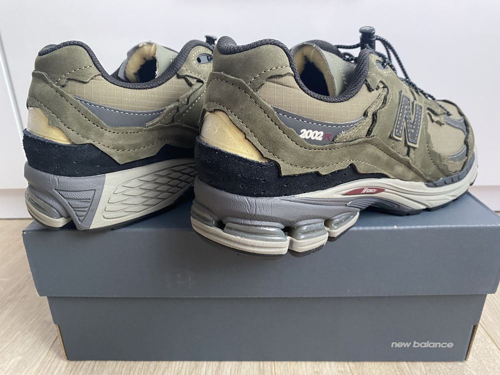 кросівки чоловічі New Balance 2002rd