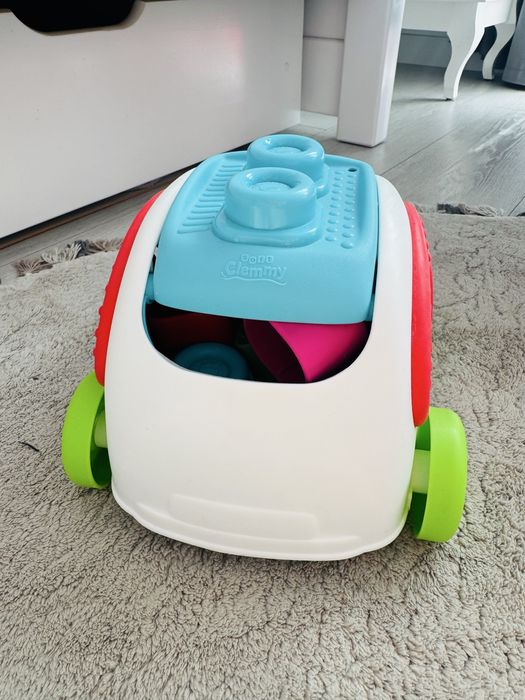 Auto z klockami Clementoni