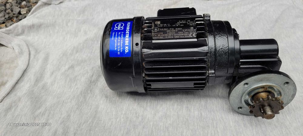 Silnik z przekładnią