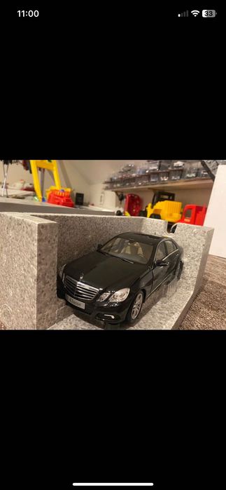 Mercedes W212 1:18 Minichamps