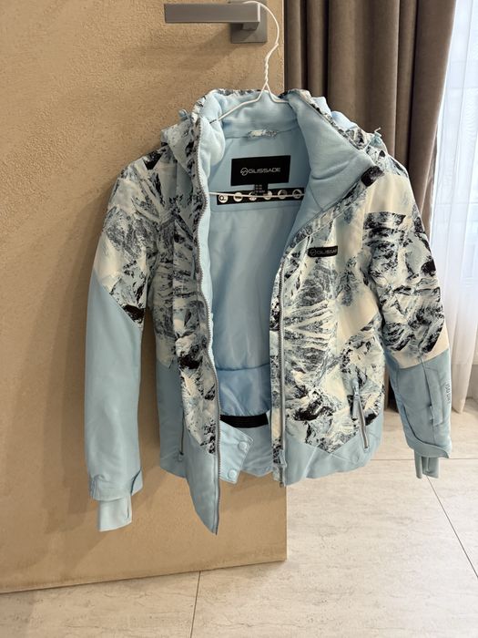 Гірськолижна куртка