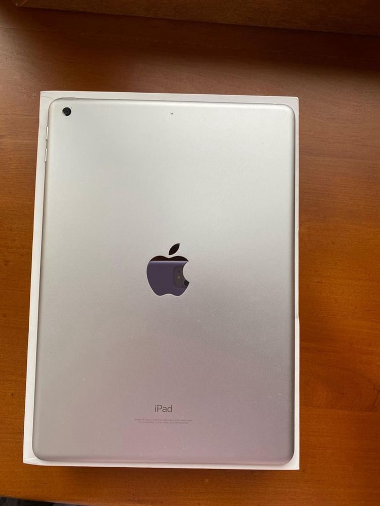 продам Apple iPad 128 GB Wi-Fi Silver 2018