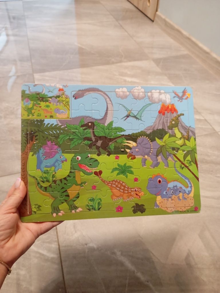 Nowe nieodpakowane drewniane puzzle