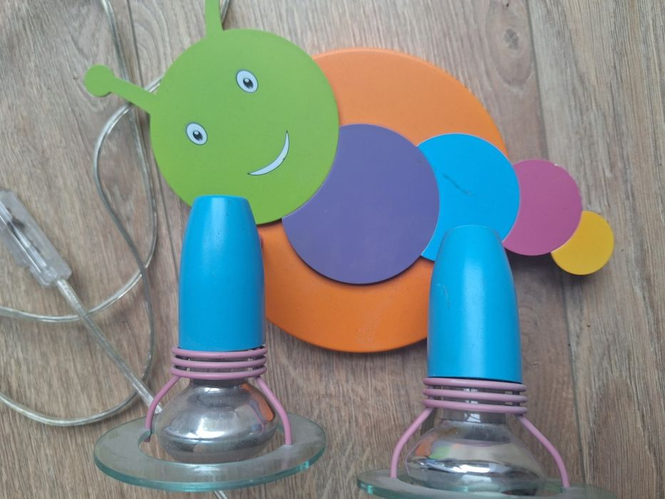 Lampa dla dzieci gąsienica