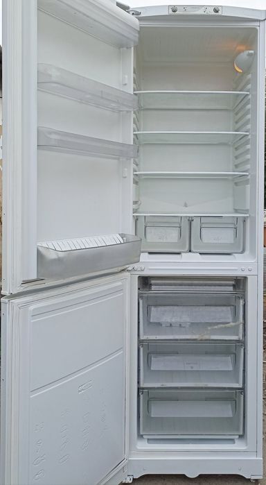 Ariston двухкамерный холодильник