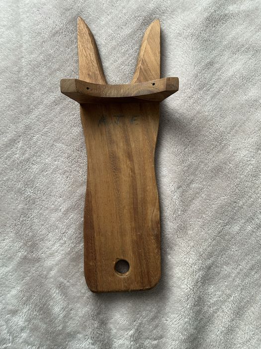 дерев'яний знімач для чобіт, який також називають «коником