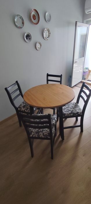 Mesa jantar nova + 4 cadeiras novas