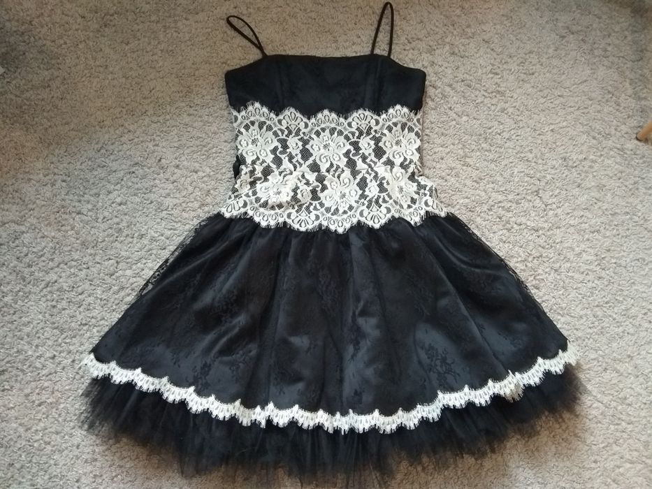 Piękna koronkowa sukienka raz ubrana S