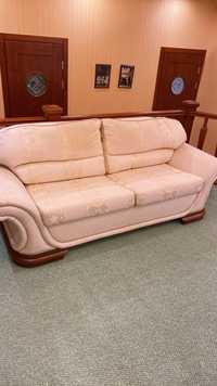 Продам очень красивый диван для ежедневного спания