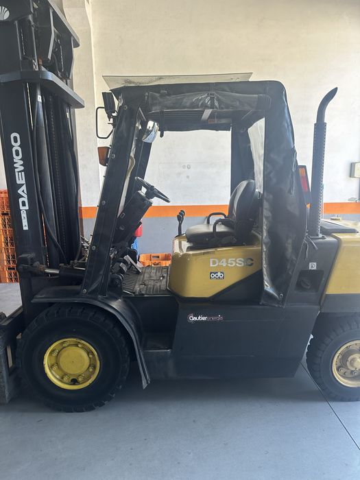 Empilhador 4,5 ton