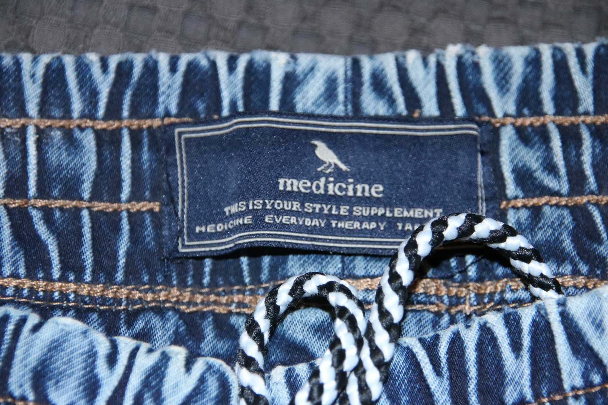 Spodnie jeansowe, Medicine,młodziezowe, rozm W30, używane