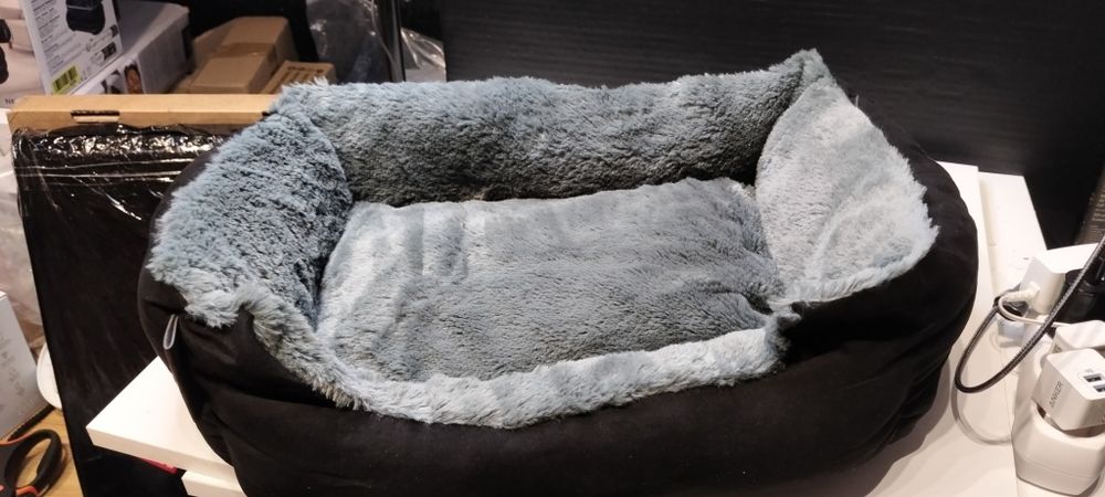 Legowisko dla małego pieska 35x25 cm polyster