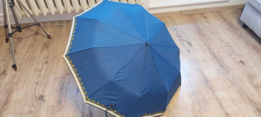 Parasol przeciwdeszczowy 3 sztuki - drobne uszkodzenia