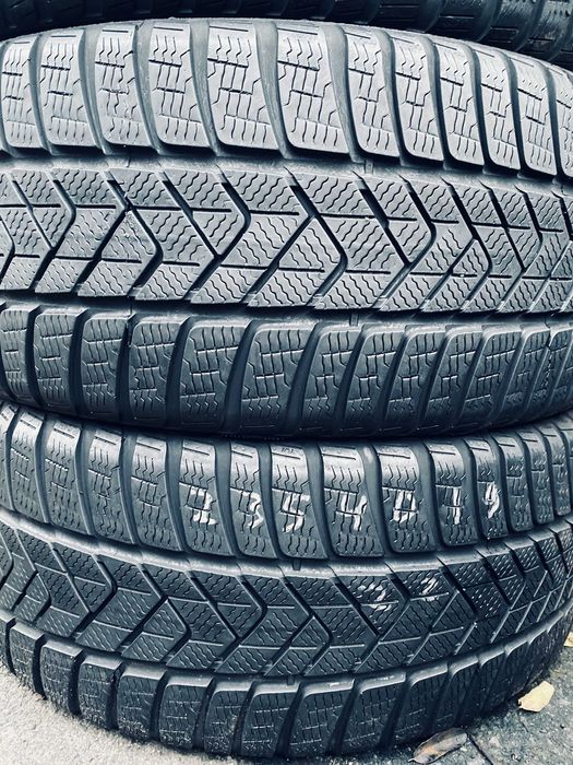 235 40 19 Pirelli SottoZero 3 90% Зима 2023 Гарантія