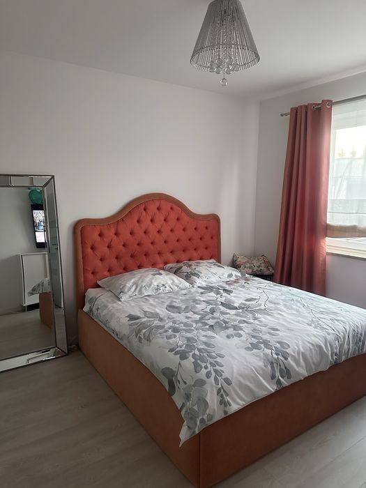 Lóżko tapicerowane brzoskwiniowe alcantara 200x220