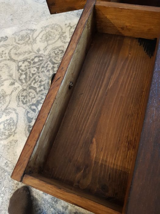 Sprzedam dwie piękne szafki nocne po renowacji