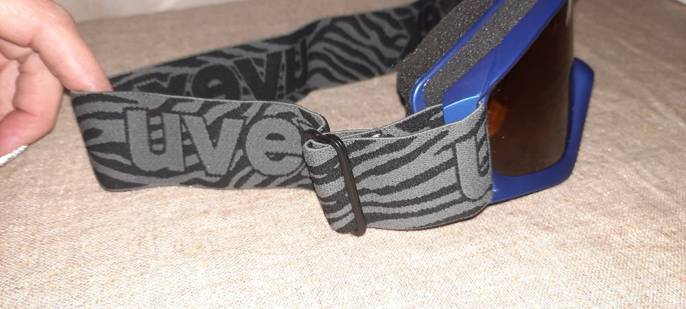 Фірмова лижна (підліткова) маска Uvex