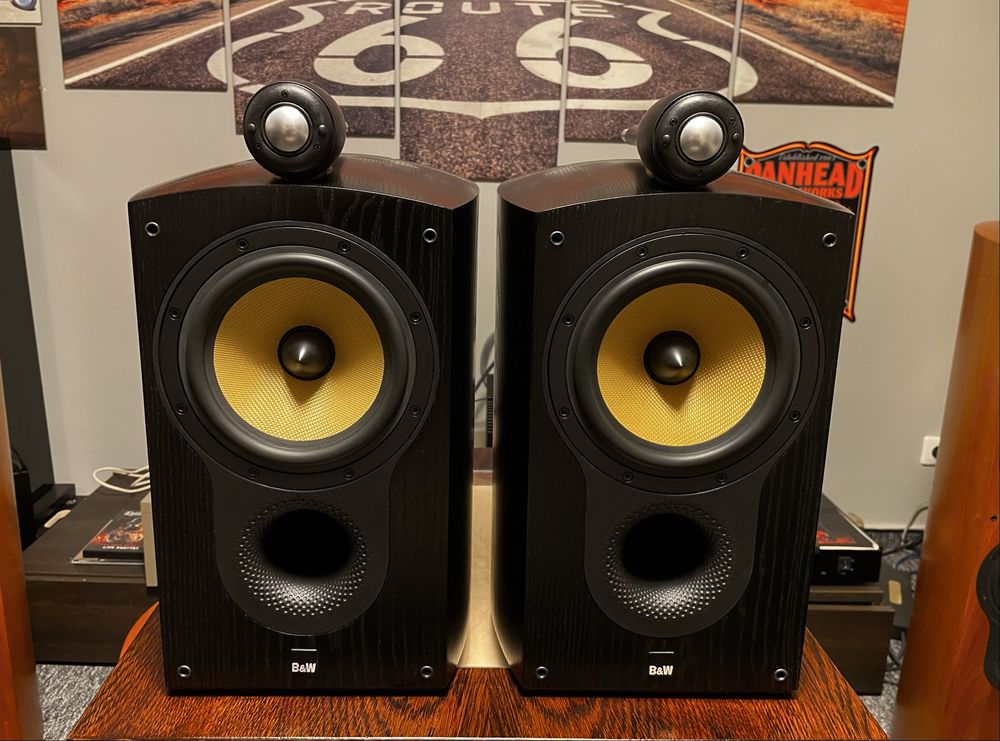 Kolumny podstawkowe monitory Bowers & Wilkins 805S