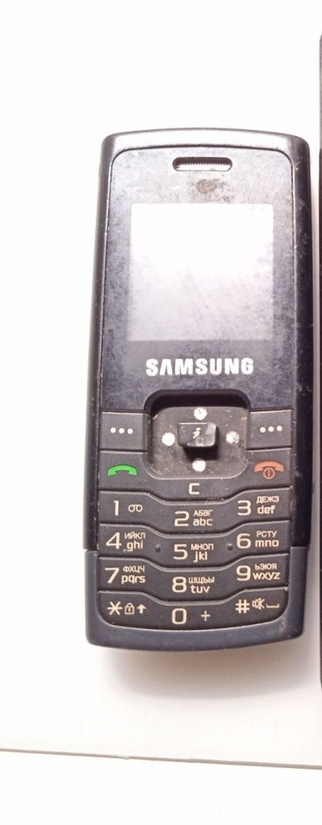Старий телефон Sumsung на запчастини