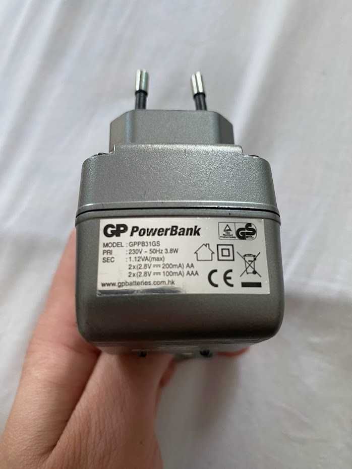Ładowarka GP PowerBank do akumulatorów, akumulatorków AA i AAA