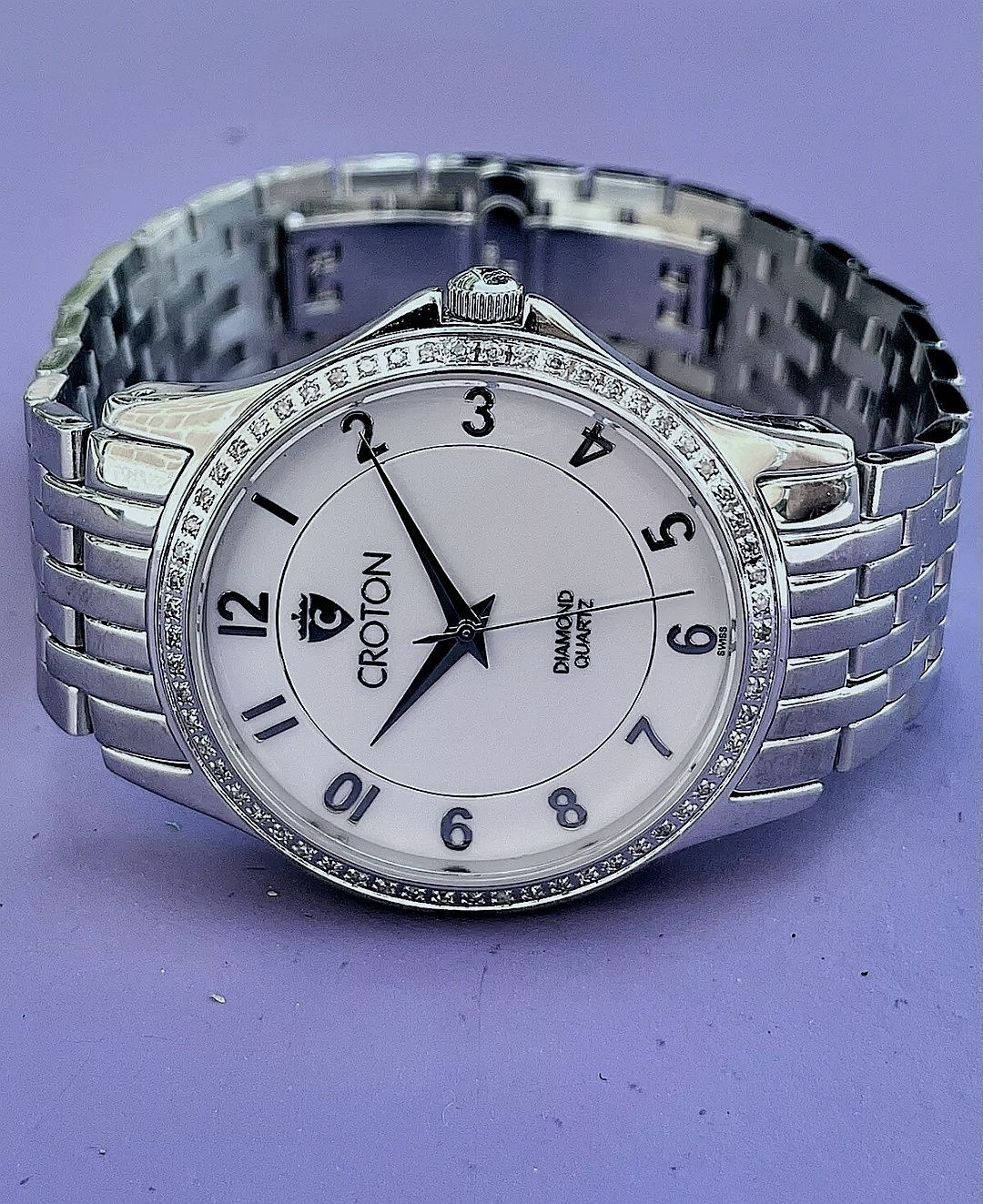 Швейцарские часы с бриллиантами 0.50сt