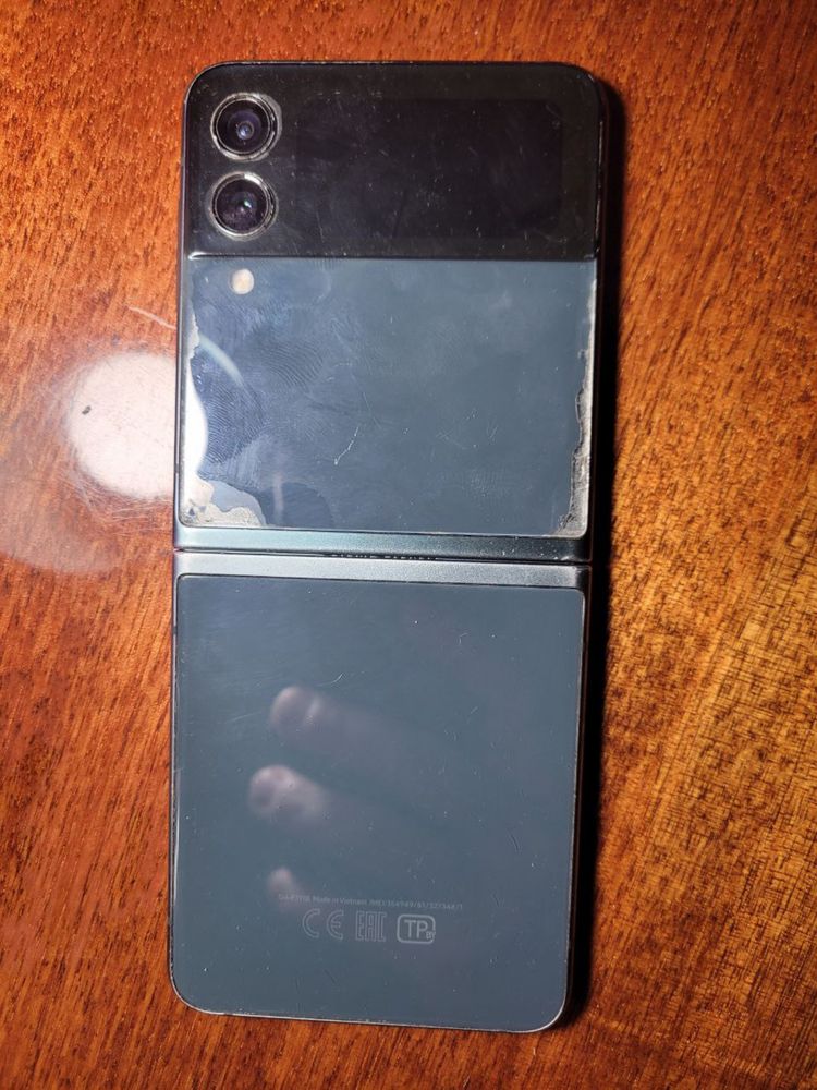 Samsung galaxy Z flip 3