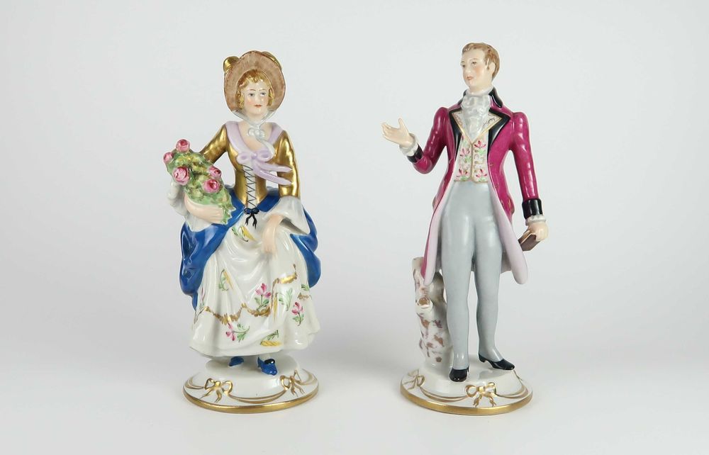 Par de Jovens Fidalgos - Figuras em Porcelana Artibus