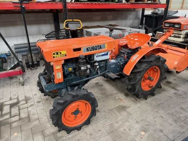 KUBOTA ZB 6000 z glebogryzarką . sprowadzona  napęd na 4 koła