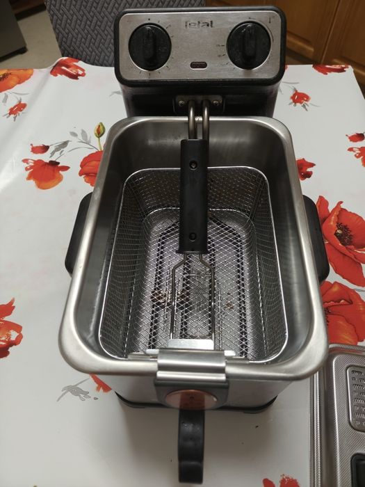 Fritadeira Semi-Profesional TEFAL FR5111 (3 kg - Inox)