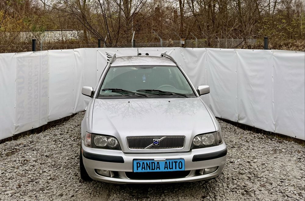 Volvo V40 1.9D ~ Lift ~ 2004 ~ Klima ~ Alufelgi ~ Hak ~ Zadbane